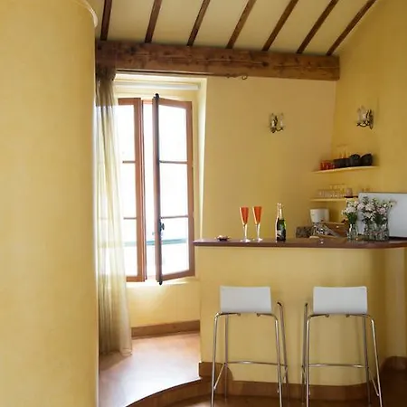 Fantastic Studio In Ile Saint Louis 아파트 *